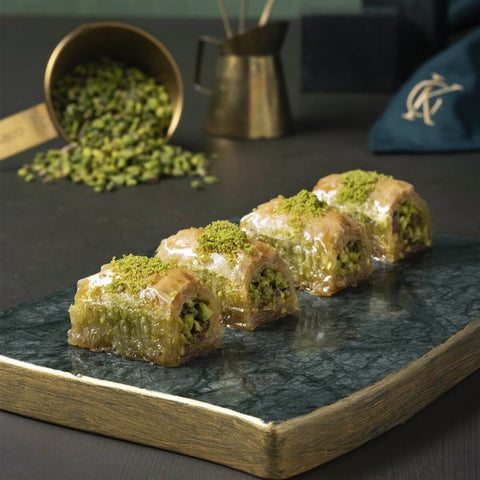 Karakoy Gulluoglu Nadir Dolama Pistachio Baklava – Metal Tin